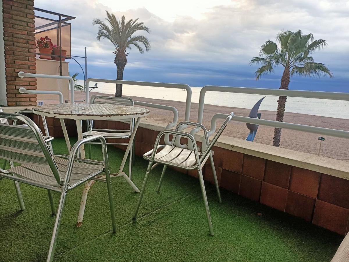 Piso Jover Alojamiento Para Mayores De 25 Anos !! Lloret de Mar Kültér fotó