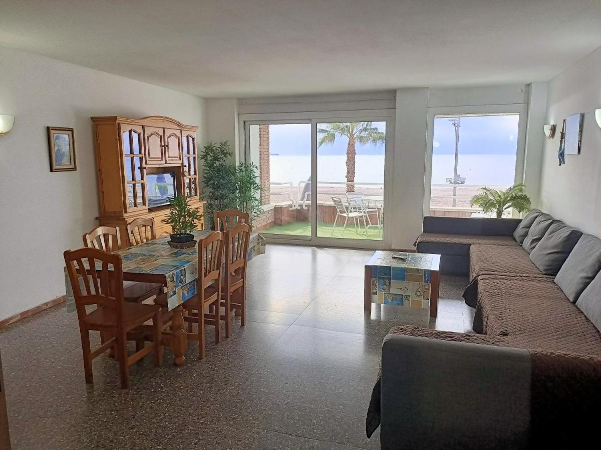 Piso Jover Alojamiento Para Mayores De 25 Anos !! Lloret de Mar Kültér fotó